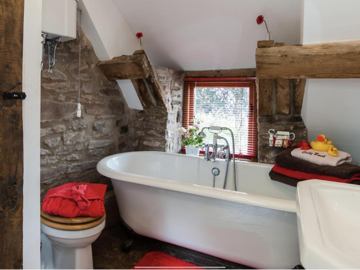 Ty Fferm Hen, Ancient Farmhouse, Coity Bach Talybont-on-Usk 외부 사진