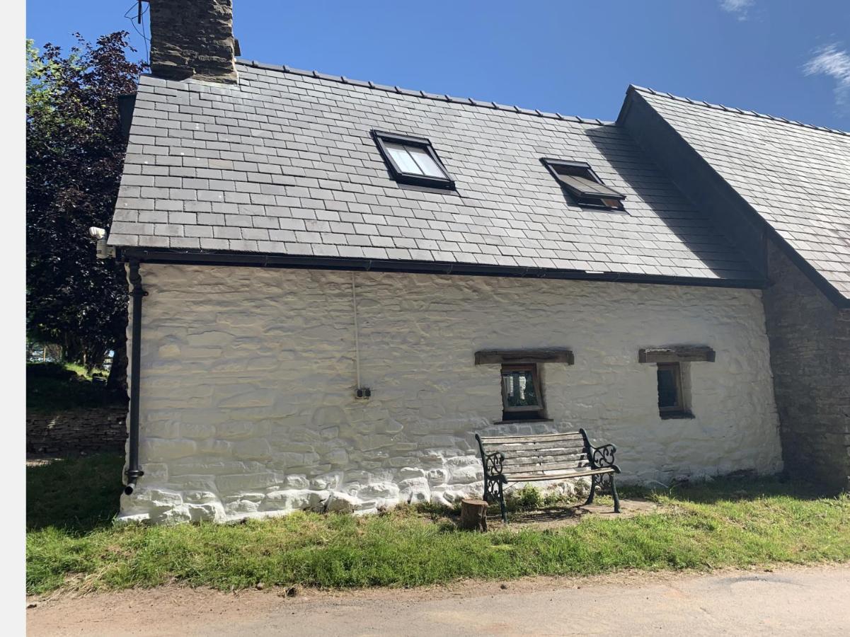 Ty Fferm Hen, Ancient Farmhouse, Coity Bach Talybont-on-Usk 외부 사진
