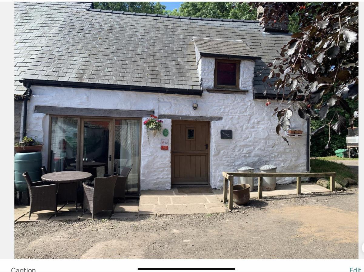 Ty Fferm Hen, Ancient Farmhouse, Coity Bach Talybont-on-Usk 외부 사진